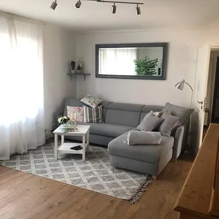 Eifel-roedis Appartement *